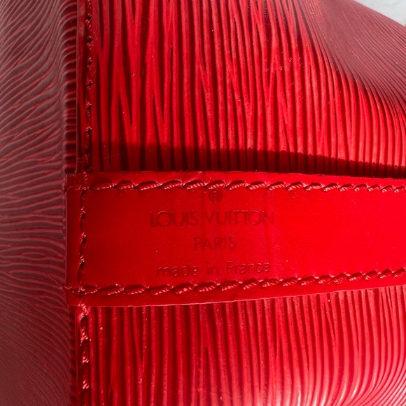 LOUIS VUITTON Petit Noe Drawstring Shoulder Bag Epi Leather Castilian Red - Picture 9 of 16